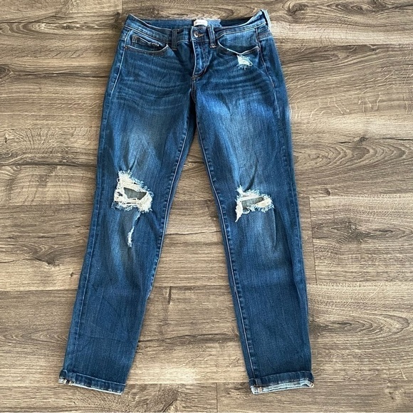 Sneak Peek Denim - 𝅺sneak Peek Sexy Boyfriend busted knee jeans size 3